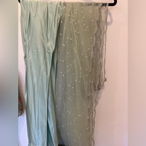 Size small Indian style salwar with tight shiny pants. - Picture 2 of 3